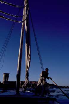 Faluca en el Nilo, Egipto