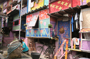 Ventanas de las casas pintadas, Copi River, Jogyakarta, Indonesi