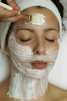 Limpieza facial: aplicación de exfoliante