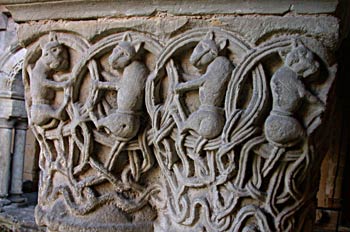 Capitel labrado de la Colegiata de Santillana del Mar, Cantabria
