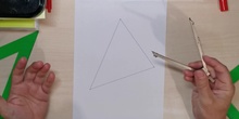 Bisectrices e incentro de un triángulo con regla y compás.