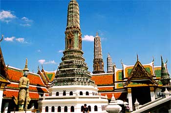 Stupa en zona sagrada budista, Bangkok, Tailandia