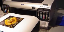 Impresora digital de sobremesa de ocho colores