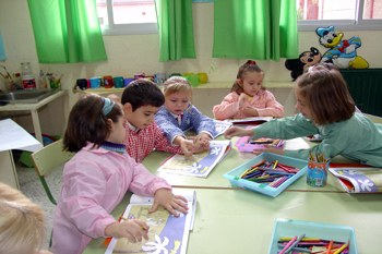 Realizando actividad en el aula