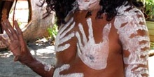 Aborigen preparado para la danza, Australia