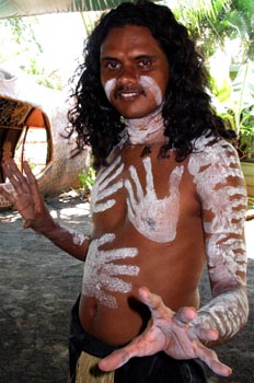 Aborigen preparado para la danza, Australia