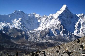 Ama Dablam y Amphu Laptse, vistos desde Chukhung