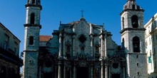 Vista frontal de la Catedral de La Habana, Cuba