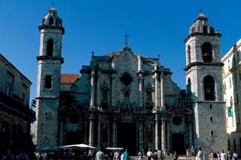 Vista frontal de la Catedral de La Habana, Cuba