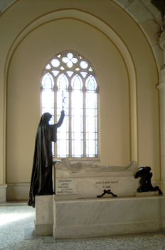 Monumento funerario de Eduardo Dato en el Panteón de los Hombres