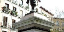 Monumento a Eloy Gonzalo en la plaza de Cascorro, Madrid