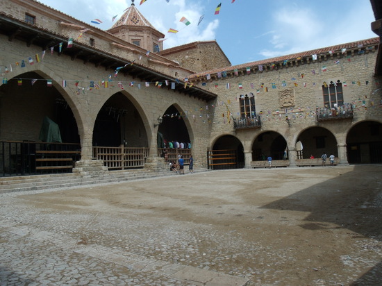 Plaza Mayor de Cantavieja