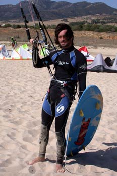 Practicante de kitesurf