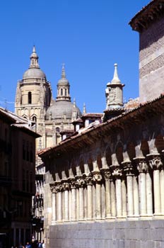 Vista de la Iglesia de San Martín y Catedral, Segovia