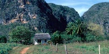 Paisaje montañoso en Cuba