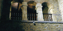 Tribuna de la iglesia de Santianes de Pravia, Principado de Astu