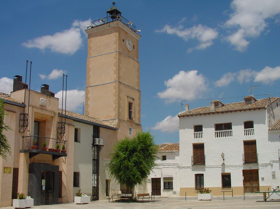 Ayuntamiento y Torre del Reloj de Fuentidueña del Tajo