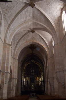 Nave y altar mayor al fondo, Monasterio de Santa María de Huerta