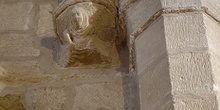 Detalle de capitel con figura humana, Huesca