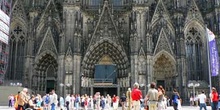 Entrada a la catedral de Colonia, Alemania