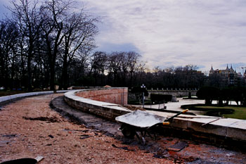 Vista de parque en obras