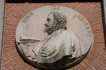 Medallón del arquitecto Juan de Herrera