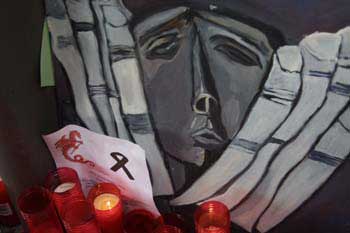 Detalle de un dibujo en memoria de las víctimas de los Atentados