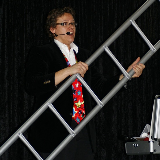 CLIFF THE MAGICIAN 2008 30