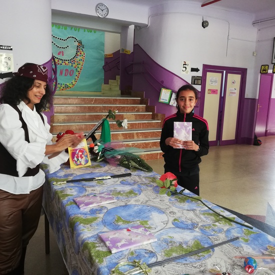 Mercadillo de Libros, premiados, y exposición de trabajos. Día del Libro curso 18-19 42