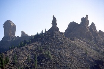 Formaciones rocosas en agukas