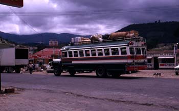 Autobús de pasajeros, Zaculeu, Guatemala