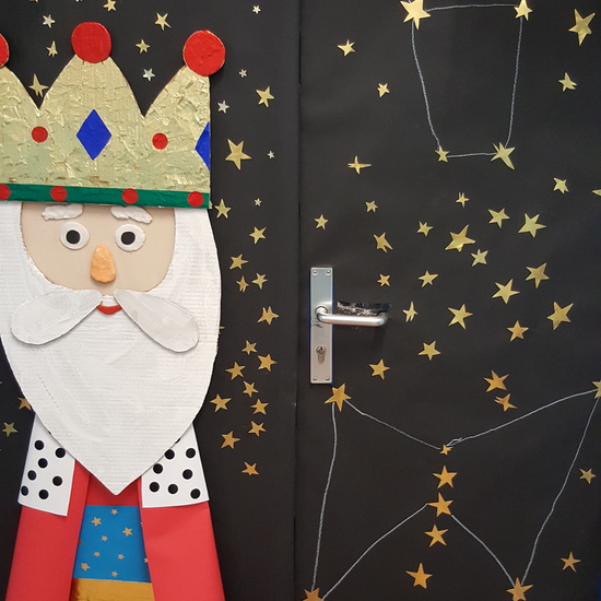 DECORACIÓN DE PUERTAS 17