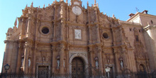Fachada principal de la Catedral de Guadix, Granada, Andalucía