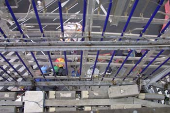 Público asistente al recorrido de la Boda Real