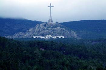 Vista de la Cruz de los Caídos, San Lorenzo del Escorial, Madrid