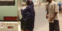 Gente subiendo al autobús, Rep. de Djibouti, áfrica
