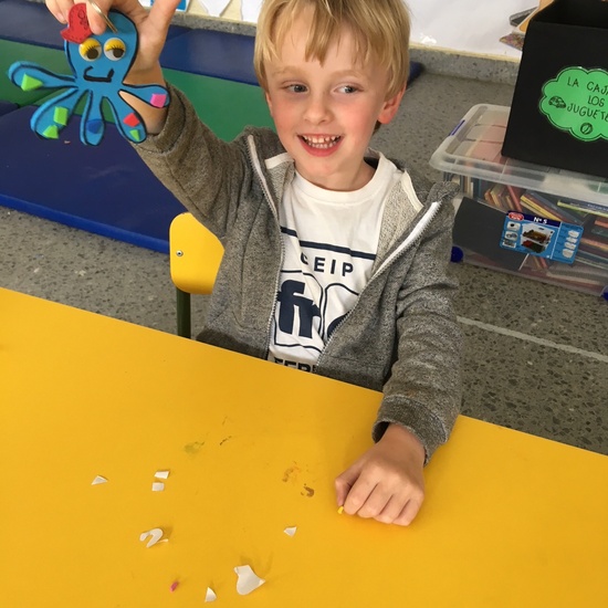 2018_06_25_Los pulpos despiden el curso con llaveros para el verano... 5