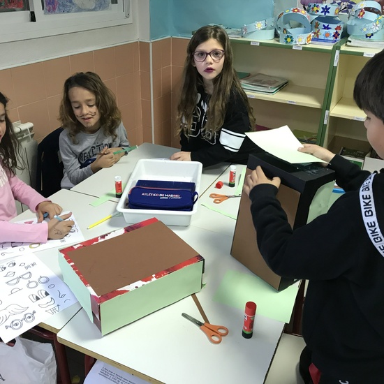 MANUALIDAD RECICLADO CAJA DE ZAPATOS - TERCERO 6