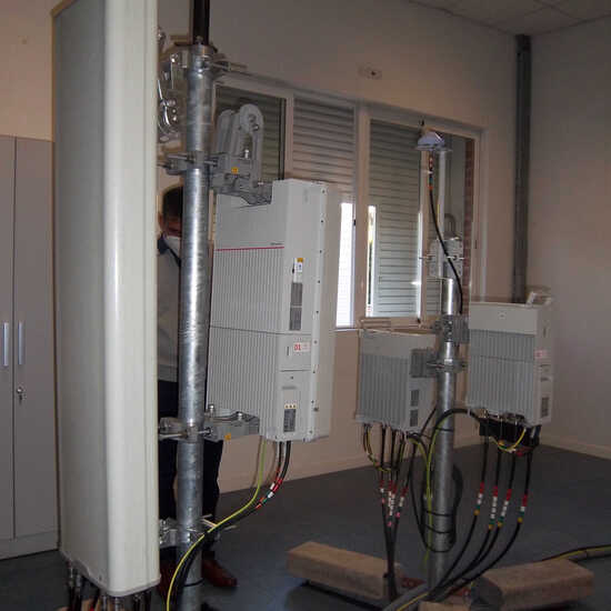 Maqueta equipos de radio estación base 5G de Huawei