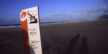 Cartel en playa, Canarias