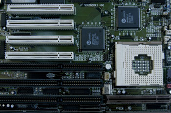 Controladores CHIPSETS (Northbridge y Southbridge). Detalle 1