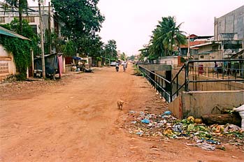 Calles suburbiales en Phnom Penh, Camboya