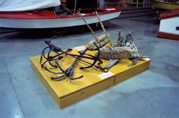 Diferentes tipos de potalas y anclas, Museo Marítimo de Asturias