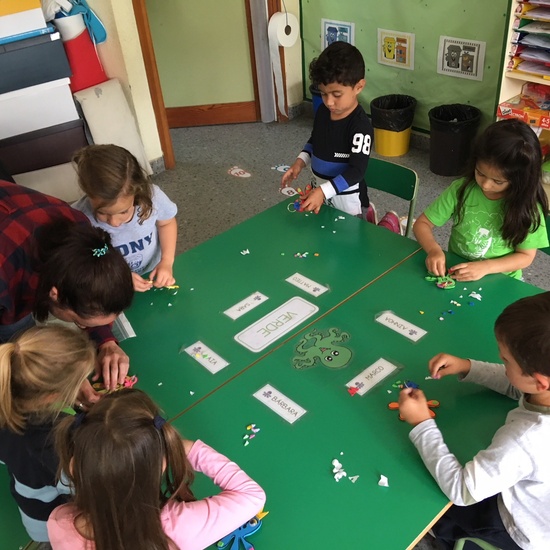 2018_06_25_Los pulpos despiden el curso con llaveros para el verano... 8