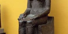 Estatua sedente de Anubis