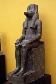 Estatua sedente de Anubis