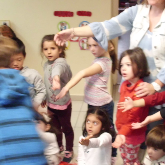 NOS FELICITAMOS NAVIDAD EN EL HOSTOS 12