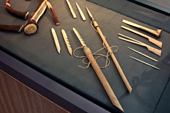 Puntas de azagaya y azagaya de ciervo de una cadena operativa