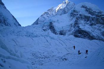 Escalando la cascada de hielo del Khumbu