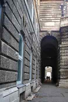 Pasillo interior del Palacio Real, Budapest, Hungría